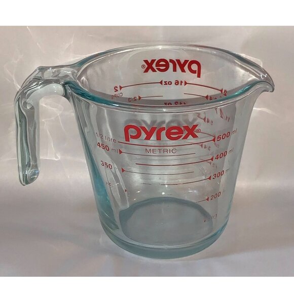 Pyrex 2 Cup Glass Measuring Cup - Picture 2 of 4